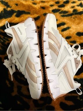 Reebok White and Beige Zig-Style Chunky Trainers